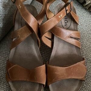Taos Footwear Tan Sandals Comfortable Supportive Design 38EU